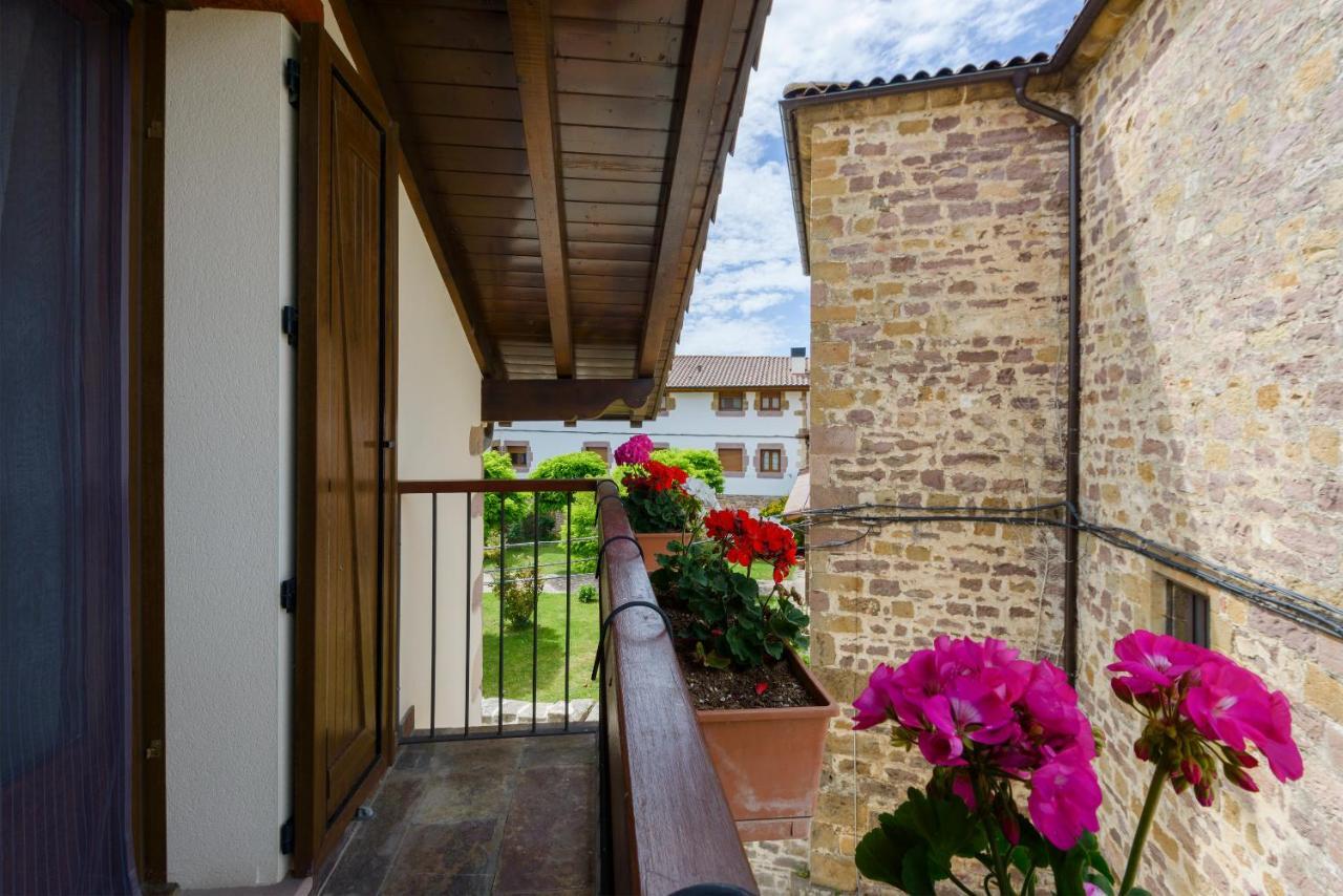 Hotel Rural Iribarnia Lantz ภายนอก รูปภาพ